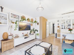 Living/Dining Room- click for photo gallery